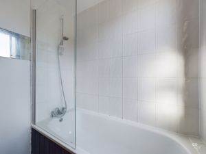 bath - click for photo gallery